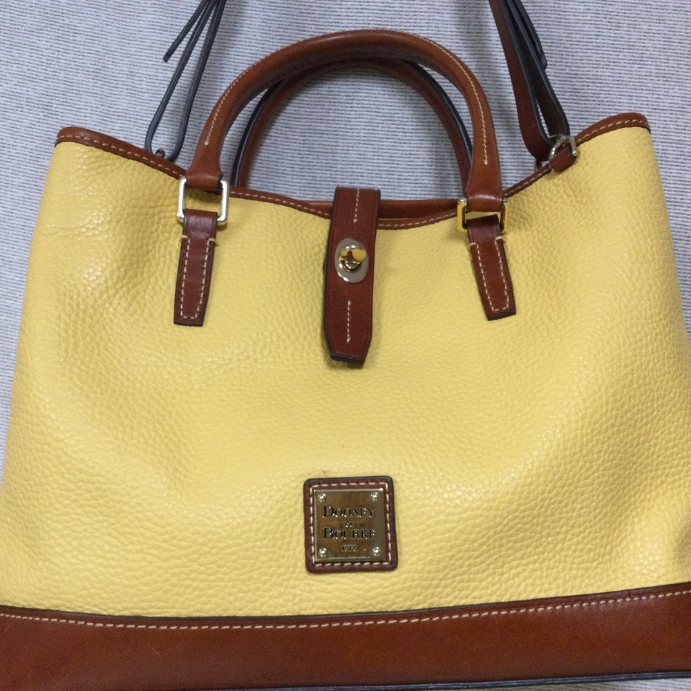 Dooney Bourke pebble leather shoulder bag